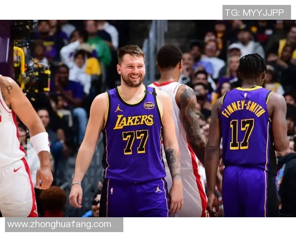 东契奇赛后采访爆金句,引全场大笑 东契奇赛后采访爆金句,引全场大笑